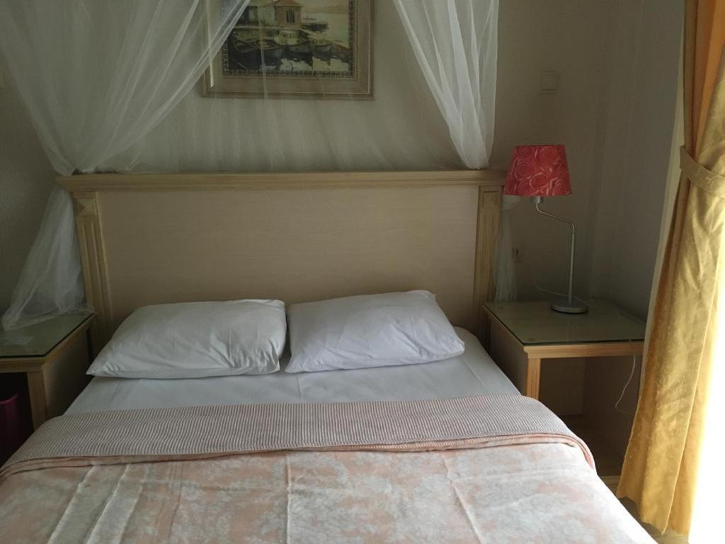 Melaike Hotel Foça Eksteriør billede