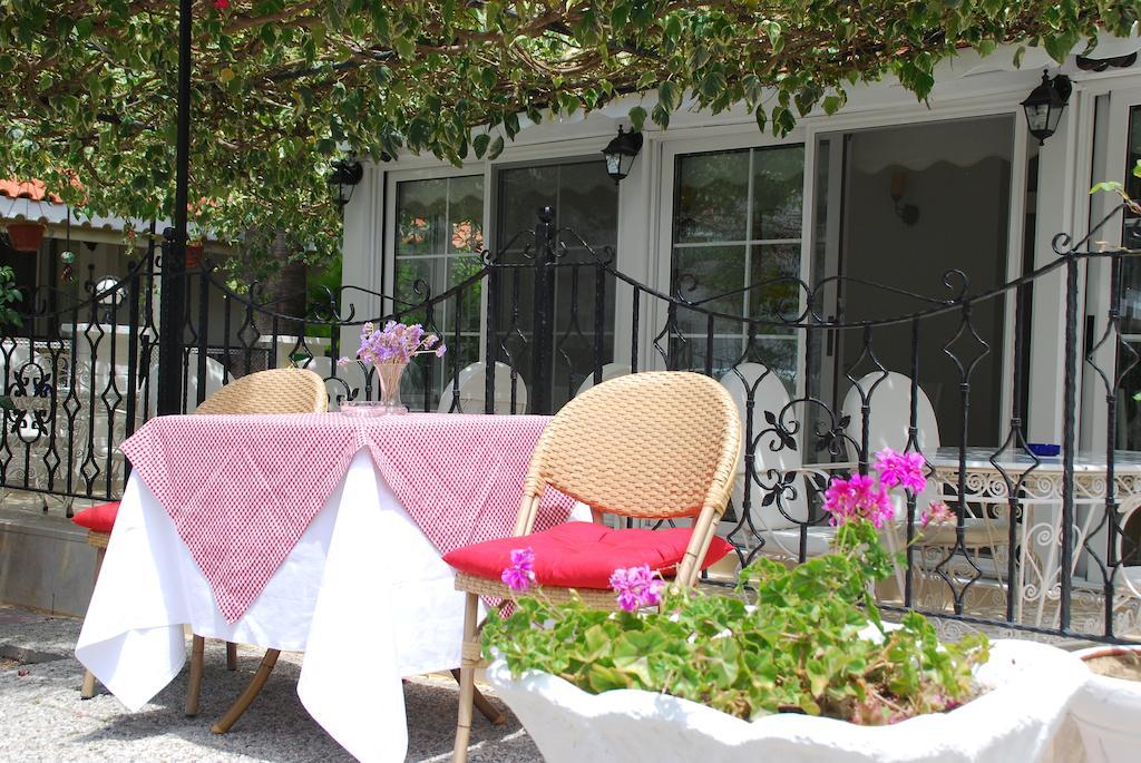 Melaike Hotel Foça Eksteriør billede